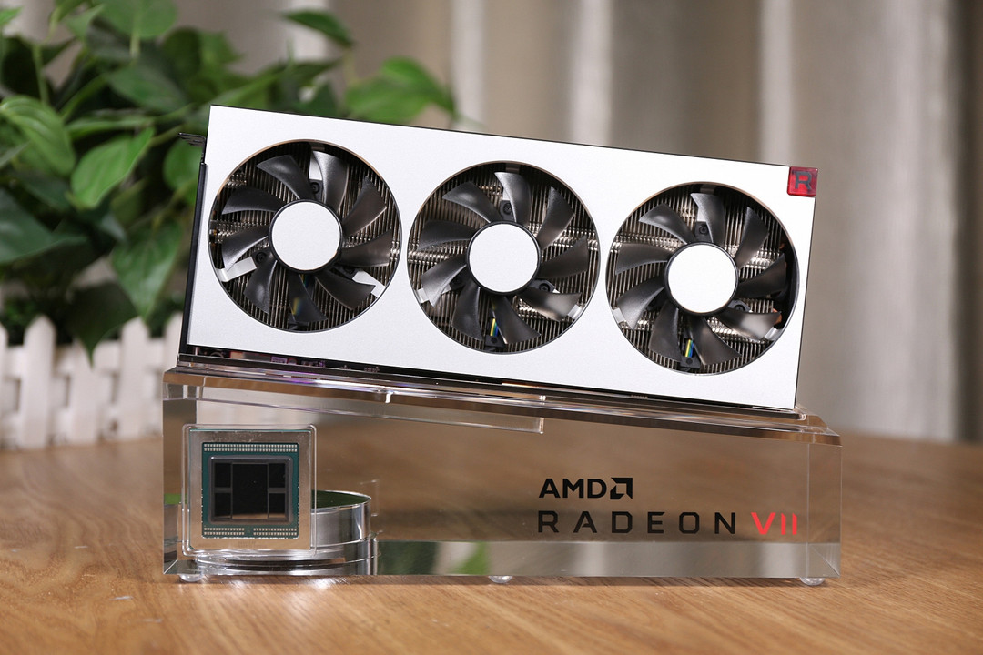 激情红配色、7nm 制程：AMD 50周年纪念版 Radeon VII 曝光