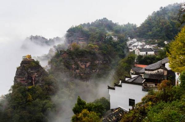 睡在云雾仙山下！休宁县齐云山祥富瑞精品文化客栈 （1晚家庭套房+齐云山门票*4+竹筏票*4+自由营地票*4）