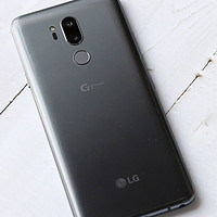 千元洋垃圾，到底值不值？18级的偏科生LG G7Thinq开箱【上】