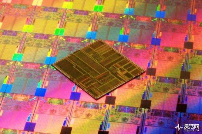 避免市场崩溃：三大生产厂商宣布削减 NAND 闪存产能