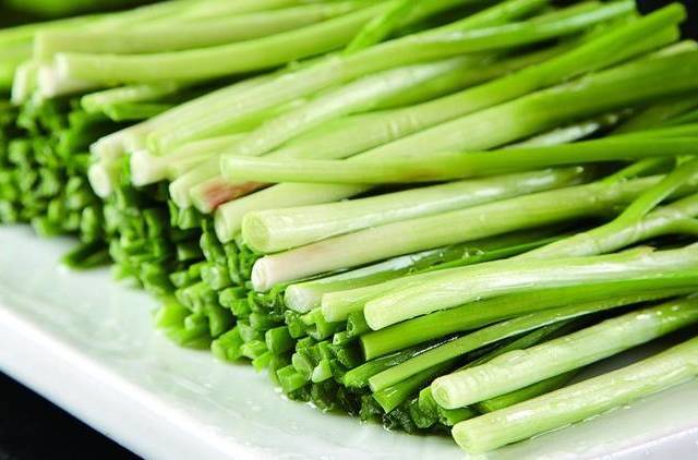 韭菜和它一起炒，女人常吃少掉发，除雀斑淡皱纹