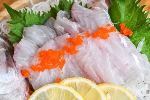 明星款谷饲牛排、海鲜刺身甜品畅吃，4人同行送整只活鲷鱼！上海豫园万丽酒店半自助晚餐（周五-周日自助晚餐）