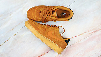 我又买了一双：NIKE AIR FORCE 1`07 LV8 STYLE 砖红色晒单