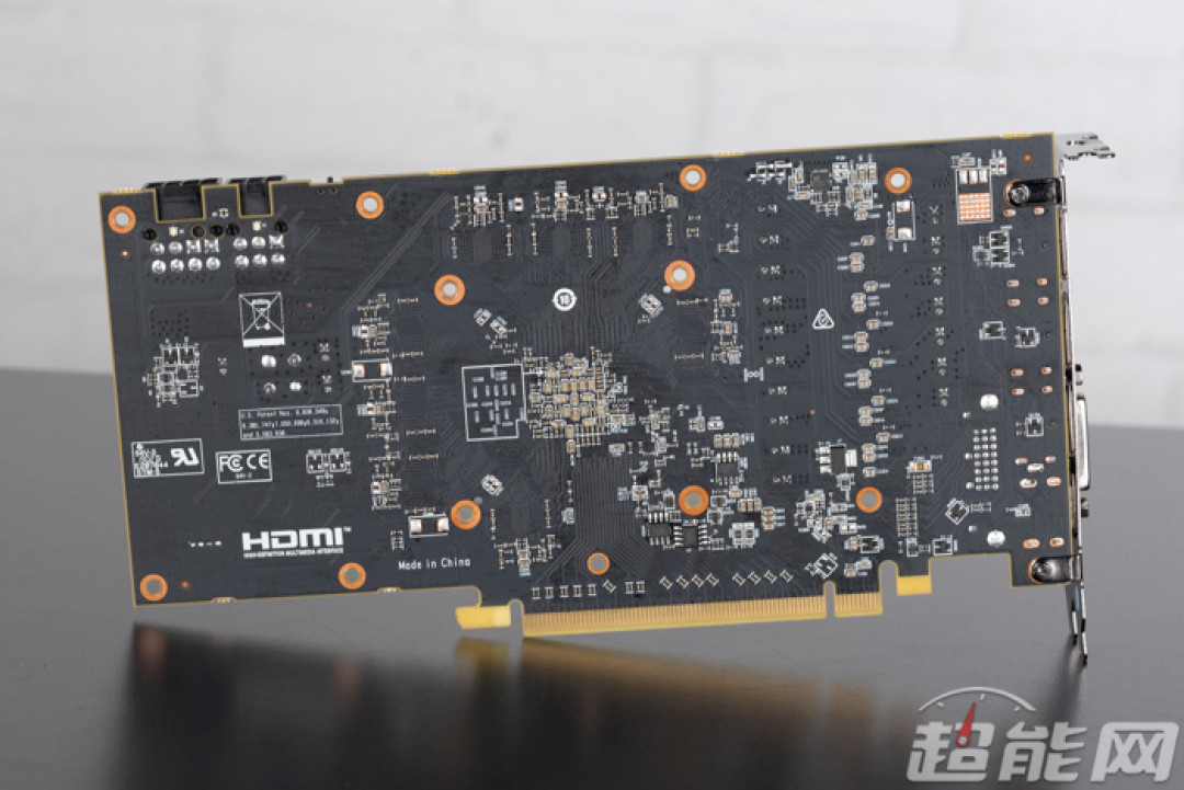 XFX 讯景 RX 590 AMD 50 周年纪念版评测：你会成为这五百分之一吗？