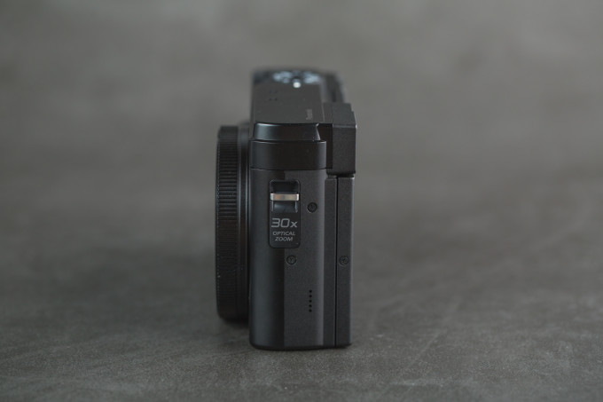 我是一台来自9012年的长焦卡片机 松下ZS80开箱