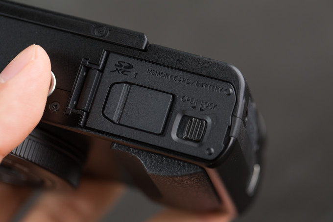 我是一台来自9012年的长焦卡片机 松下ZS80开箱