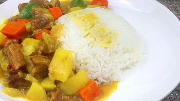 猫爸小厨房 篇十一：土豆洋葱胡萝卜，印度咖喱炖牛腩，汤汁浓郁拌饭香，做法超简单 