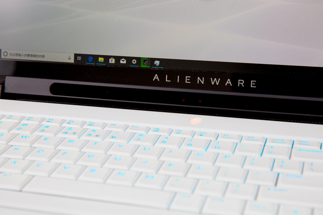 Make Alienware Great Again？外星人 Area-51m 旗舰级游戏笔记本到站秀