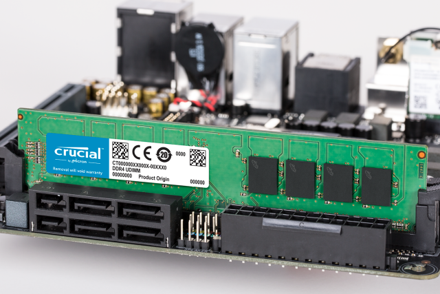 无需散热马甲：美光 英睿达 推出原生 DDR4-3200 高频内存
