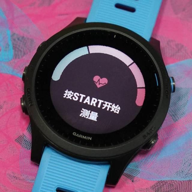 最强铁三表Forerunner 945开箱:外观变化不大,内在进一步升级