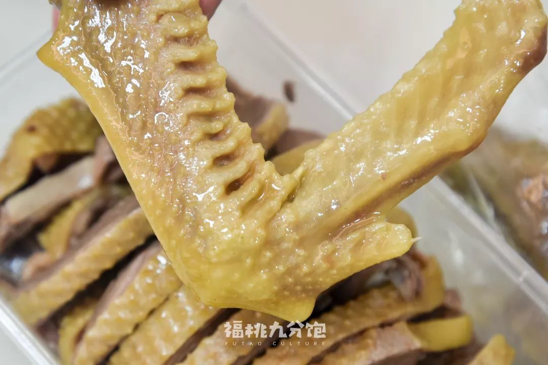 据说，没有一只鹅能活着走出扬州