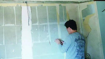 维修干货 篇一：墙面裂缝、墙纸更新，简易DIY装修术轻松帮家整容 