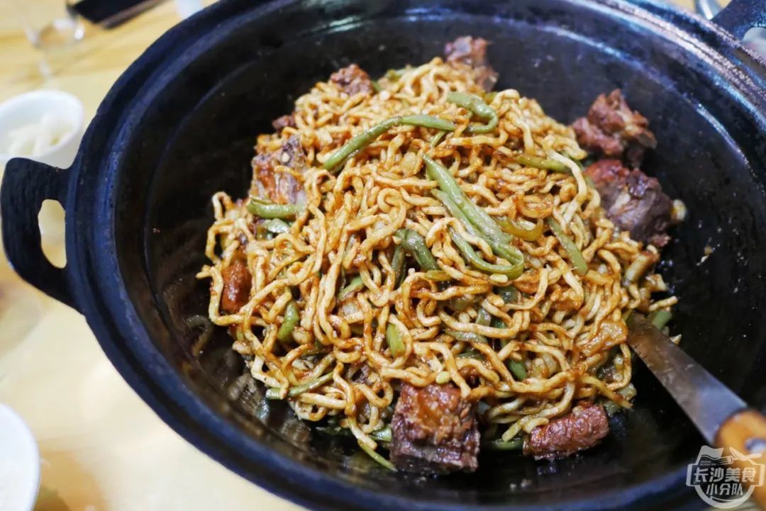 长沙仅有一家的铁锅焖面,没有辜负山西、内蒙人想家的胃