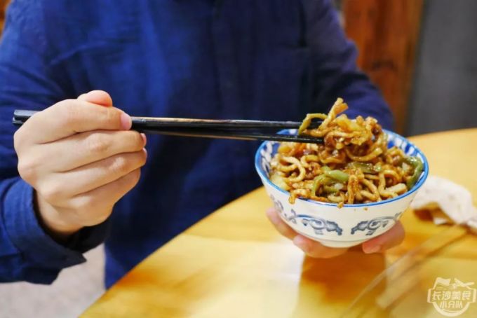 长沙仅有一家的铁锅焖面,没有辜负山西、内蒙人想家的胃