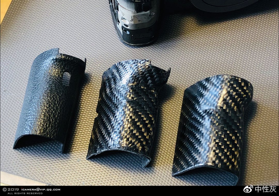 硬核!摄影师切掉了索尼微单取景器,自己造了一台“徕卡”微单
