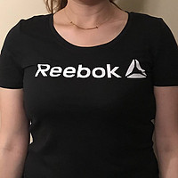 胖胖买衣服 篇八：Reebok LINEAR READ SCOOP 女子训练短袖T恤