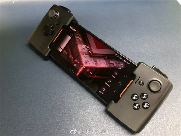 腾讯游戏定制、120Hz：腾讯将与华硕联合推出 ROG 游戏手机 2