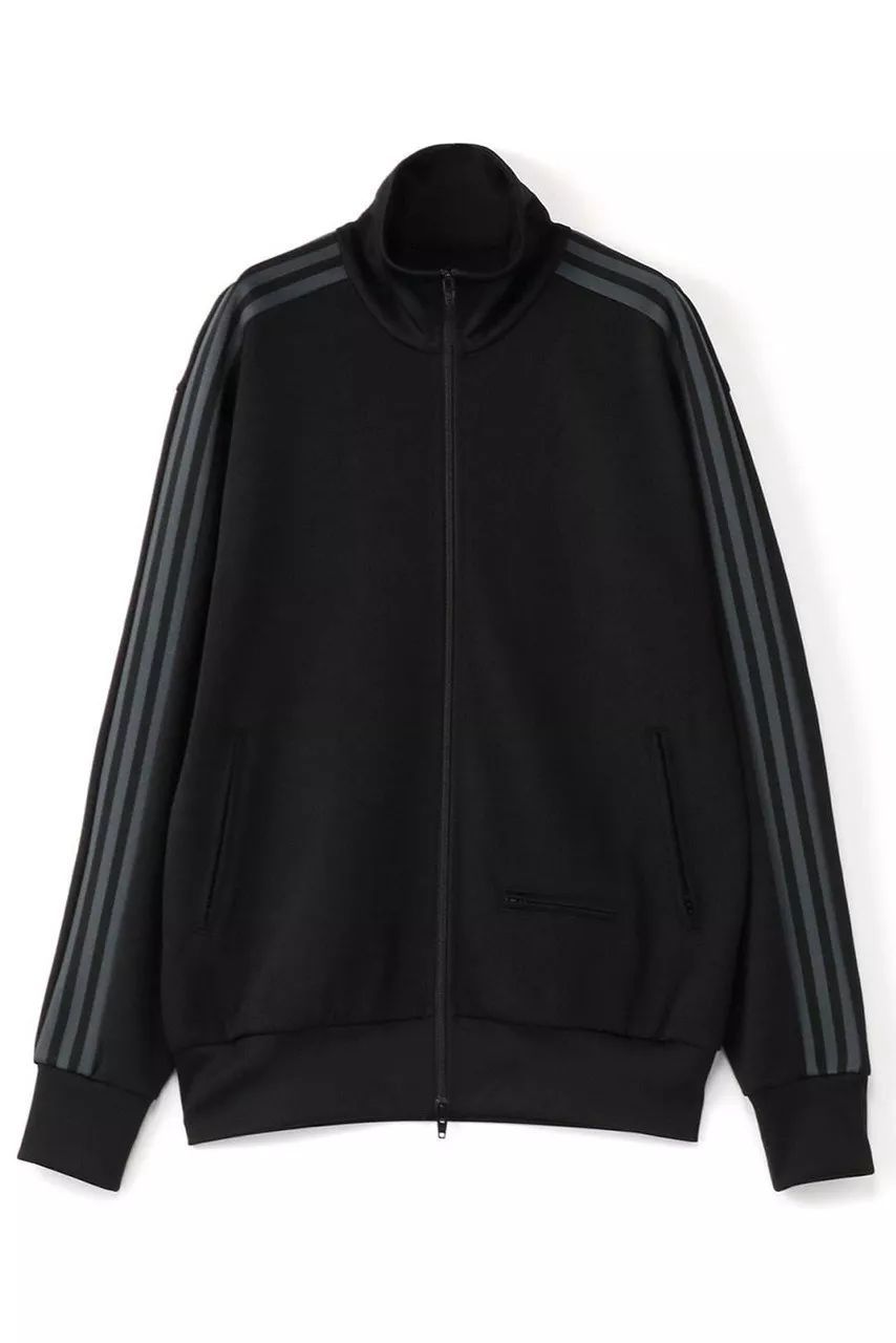 潮闻快食 | Yohji Yamamoto x adidas全新联名系列发布，VICTORIA正式发布2019春夏系列