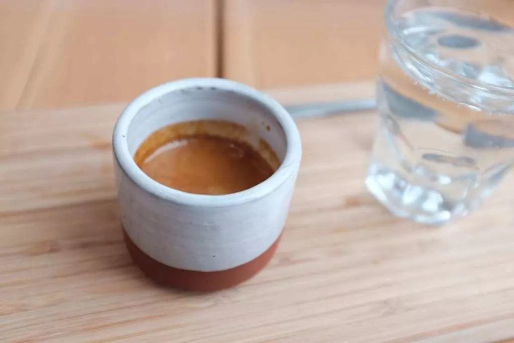 意式浓缩咖啡怎么喝？品尝Espresso的5个简单步骤