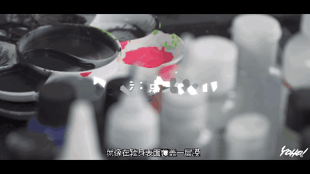 为了不带充电宝上街,我们造了一双充电宝球鞋 | 球鞋大改造