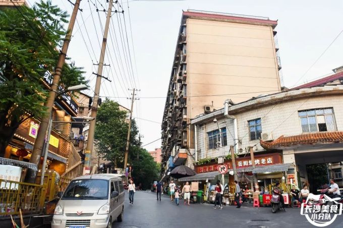 图样了,东瓜山这家烧烤店的老板跟我“上了一课”!