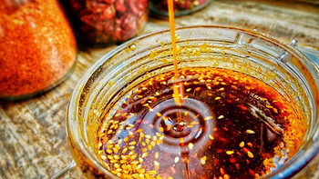 厨房那些事 篇一：正宗四川辣椒红油，学会了受用一生，拌面、炒菜离不了
