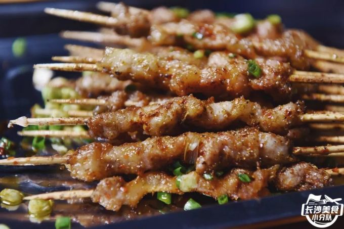 确实不一般!深藏于东瓜山的纯正猪肉烤串!