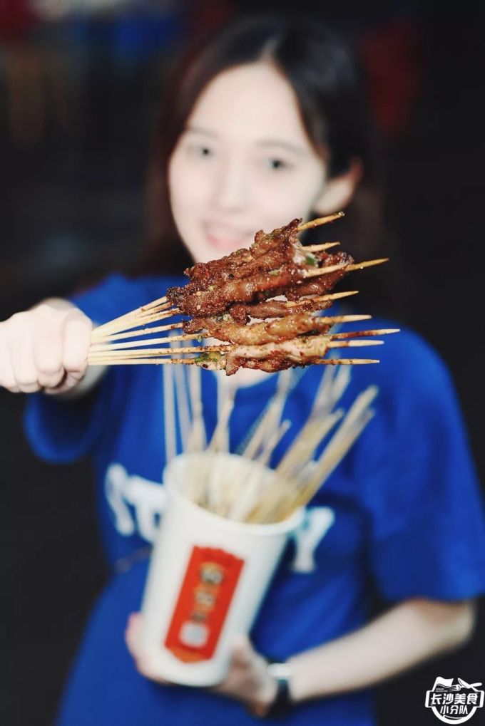 确实不一般!深藏于东瓜山的纯正猪肉烤串!