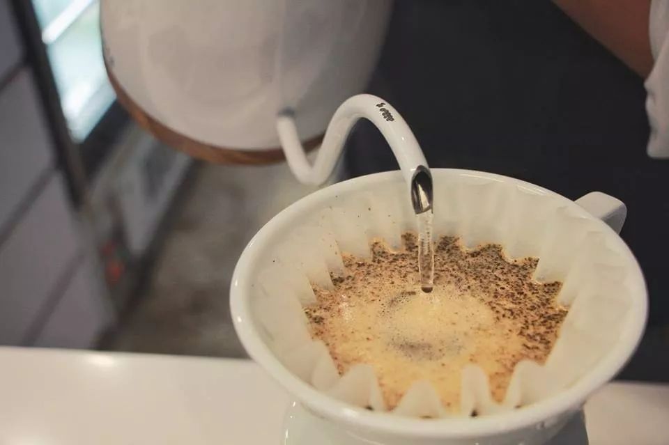 【手冲技巧】影响咖啡冲煮的关键因素：闷蒸