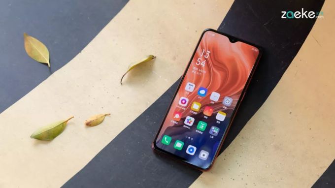 披着旗舰外衣的美貌中端机:OPPO Reno Z 智能手机测评