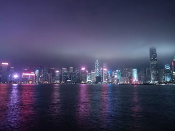 披着旗舰外衣的美貌中端机:OPPO Reno Z 智能手机测评