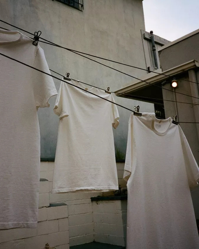  33oz说穿搭 ：白T恤的夏日几种造型，简单不等于无聊