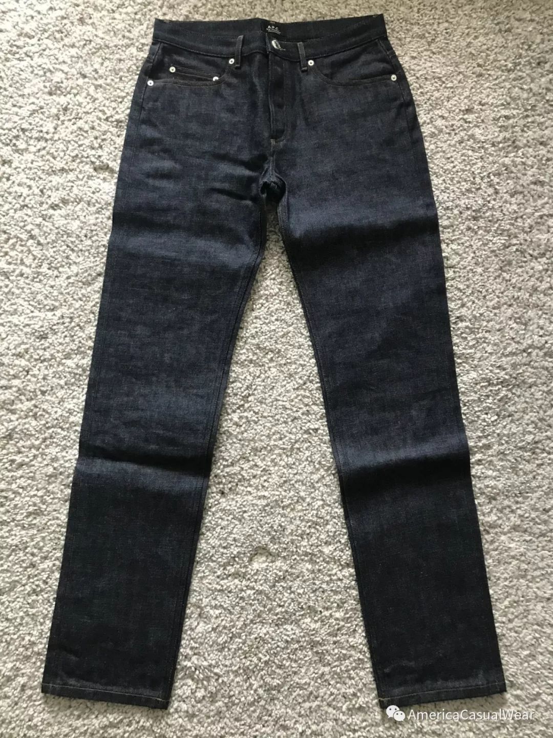 【ACW评测】时装牛也能养?极致简约主义A.P.C. NEW STANDARD/PETIT NEW STANDARD