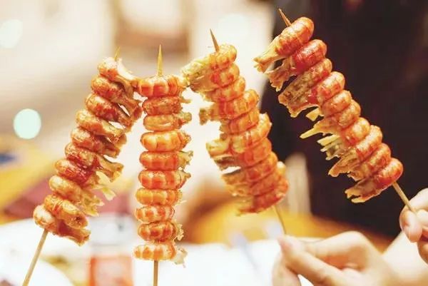 吃货福利：3种口味小龙虾+澳洲和牛海胆生蚝！上海浦东香格里拉大酒店怡咖啡暑期2大1小家庭套餐