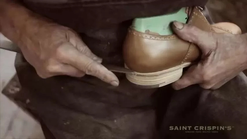 一双手工绅士鞋的诞生 | 西装客杂谈