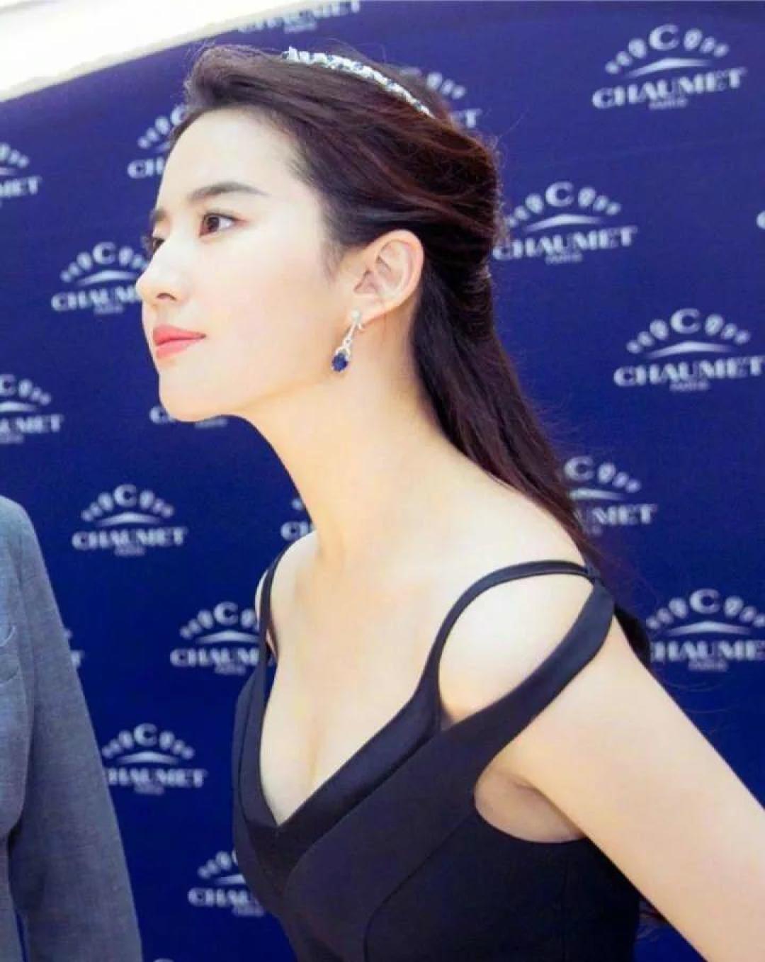 Chaumet和Emporio Armani为什么选择刘亦菲？