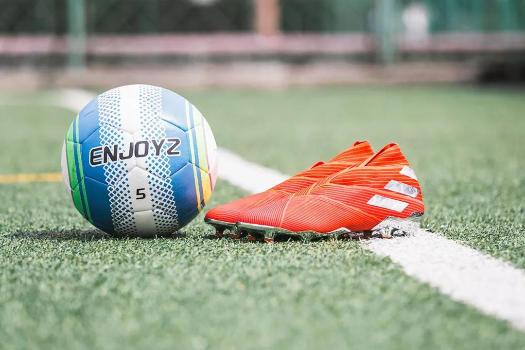 adidas Nemeziz 19+  足球鞋实战测评