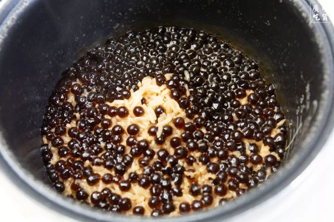 冒死亲测黑暗料理!珍珠奶茶除了煮饭,还能烧排骨和鸡翅!