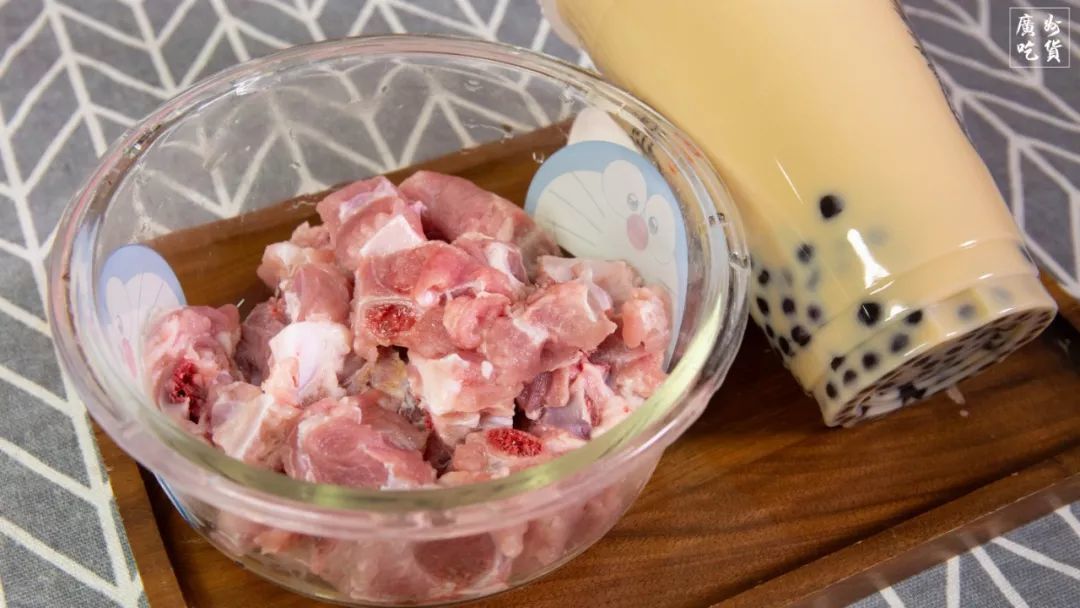 冒死亲测黑暗料理!珍珠奶茶除了煮饭,还能烧排骨和鸡翅!