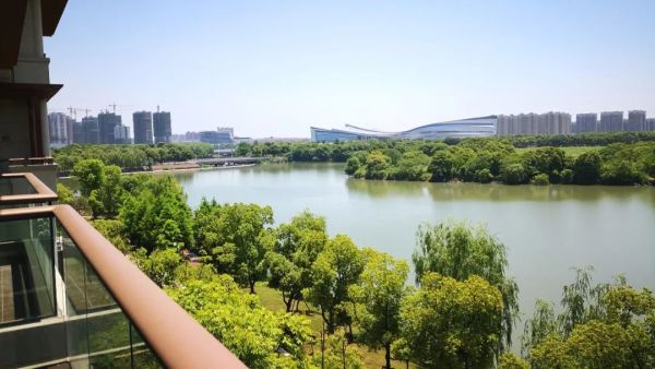 玩转小众湖州，出门即景！泰州华侨城温泉奥思廷酒店1晚套餐+温泉+高尔夫+花园+农场门票