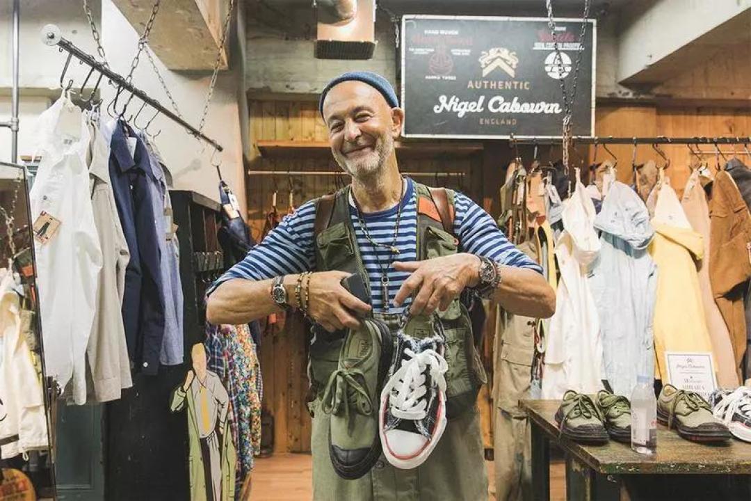 资讯速递:VAINL ARCHIVE x Vans 联乘鞋款、Dr. Martens限量联名鞋款及Carhartt联名即将上架