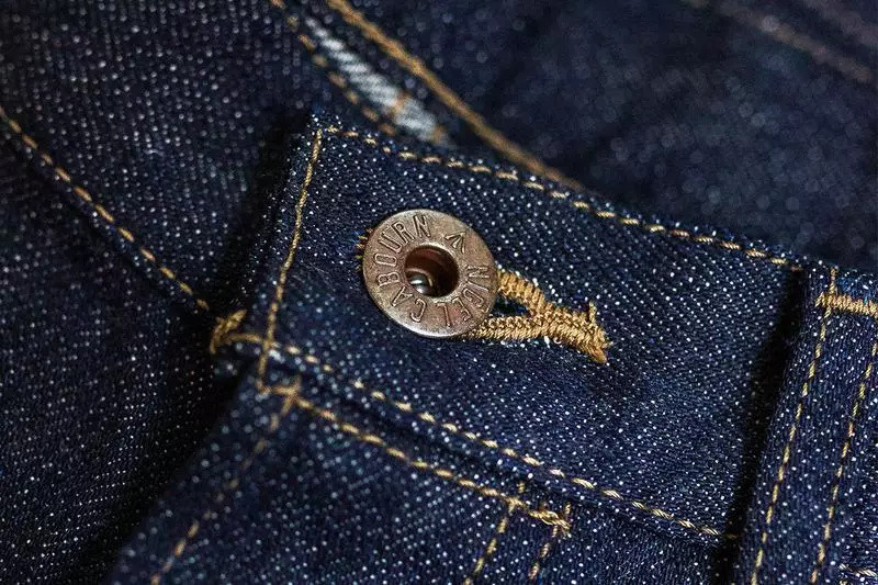 资讯速递:VAINL ARCHIVE x Vans 联乘鞋款、Dr. Martens限量联名鞋款及Carhartt联名即将上架
