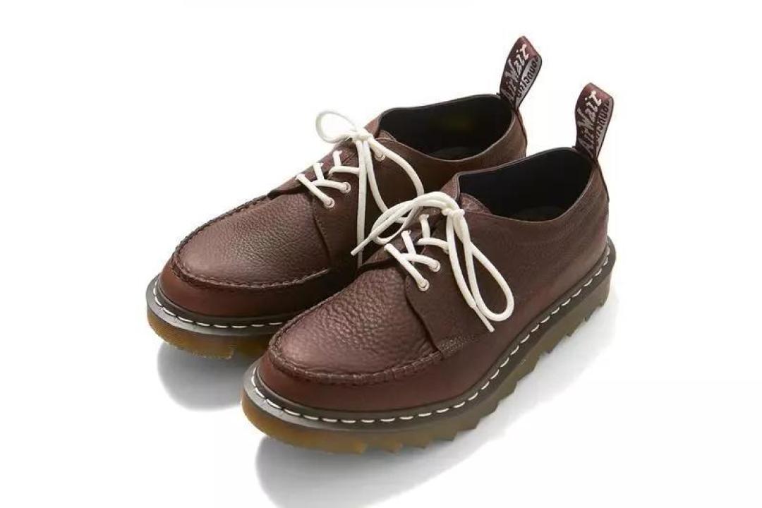 资讯速递:VAINL ARCHIVE x Vans 联乘鞋款、Dr. Martens限量联名鞋款及Carhartt联名即将上架