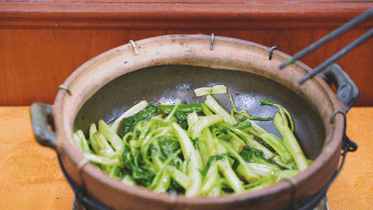广州美食:开在芳村的【啫啫大排档】,好吃到飞起