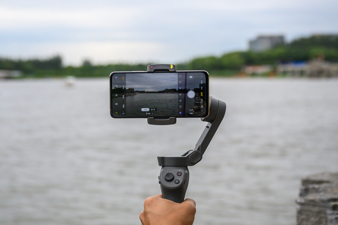 除了能折叠还有啥？Dji大疆Osmo Mobile 3首发开箱评测