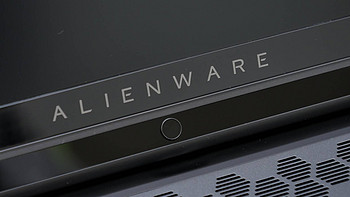 Huden瞎搞事 篇十五：震惊！我竟然把朋友3w买的Alienware M17 R2给拆了