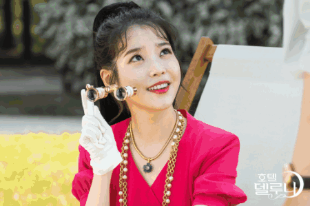 IU新剧美绝了!复古风穿搭风向标,照着穿复古又时尚!