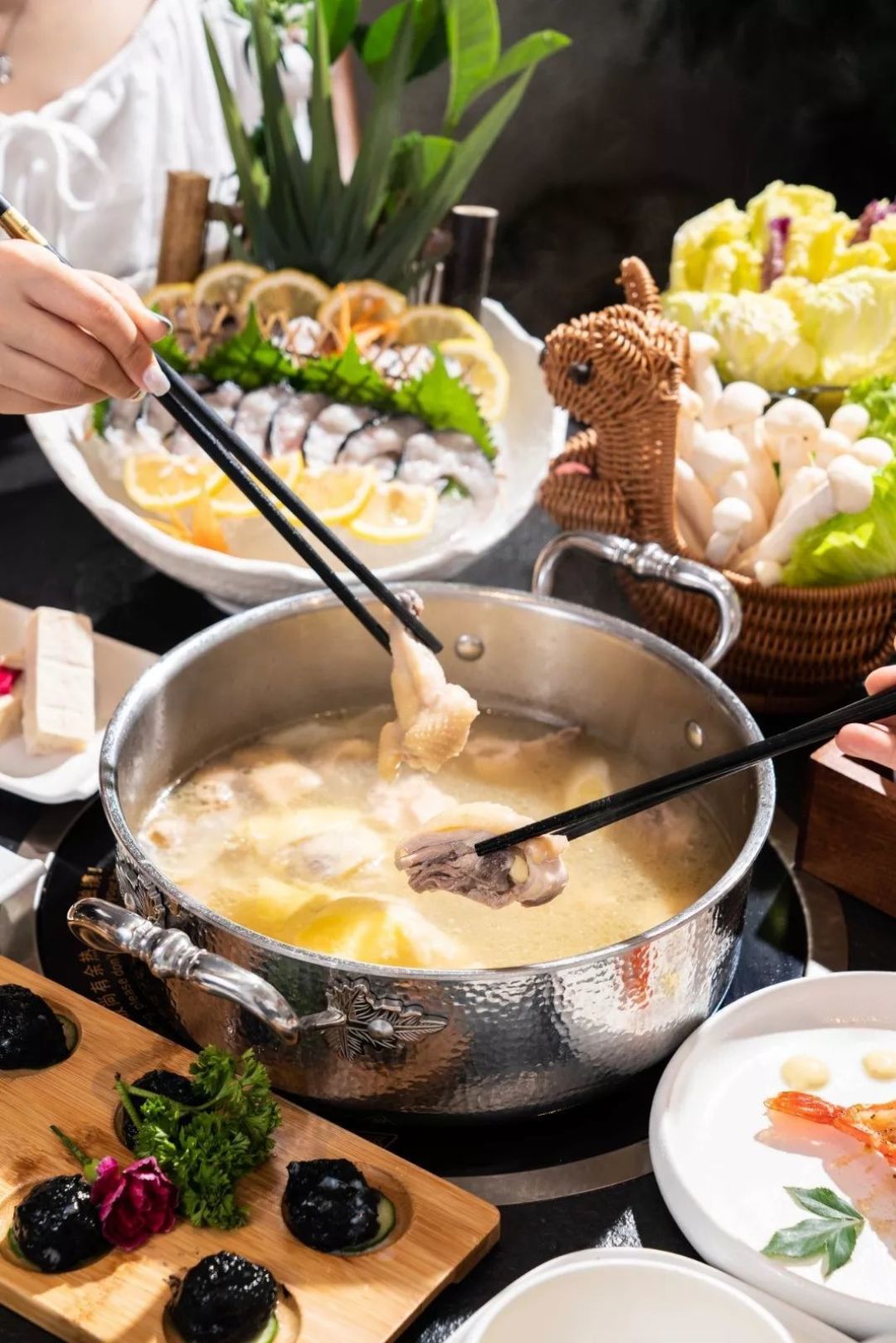 榴莲遇上鸡是什么味道?我在CBD千方园林里体验了一把