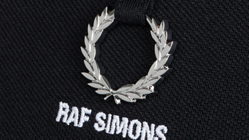 肖像与金属月桂：FRED PERRY X RAF SIMONS 带来2019秋冬合作新品