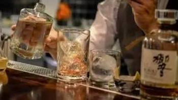 日本明石蒸溜所推出「WHITEOAKSakeCask清酒桶威士忌」